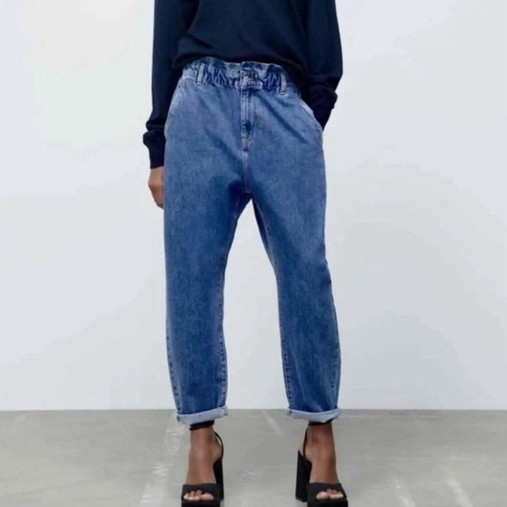 Zara Blue Ankle Cropped Jeans with High Waist and Relaxed Fit